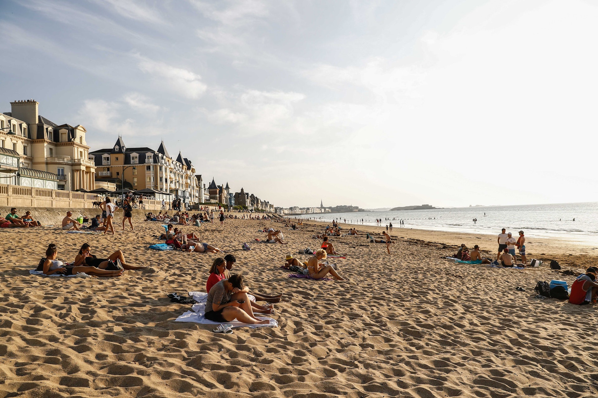 Brittany vs Normandy: which area within the west of France wins?